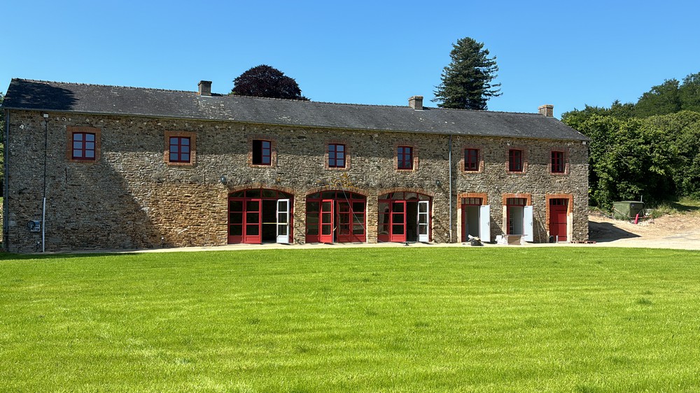 Mariage en Bretagne au Château de La Grandville anciennes écuries